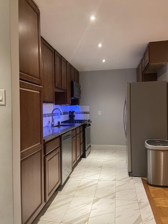 2207 Greenery Ln, Unit 204 Greenery ln in Silver Spring, MD - Building Photo