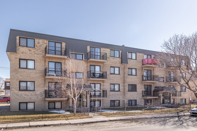 502 De La Concorde Boul O in Laval, QC - Building Photo - Primary Photo