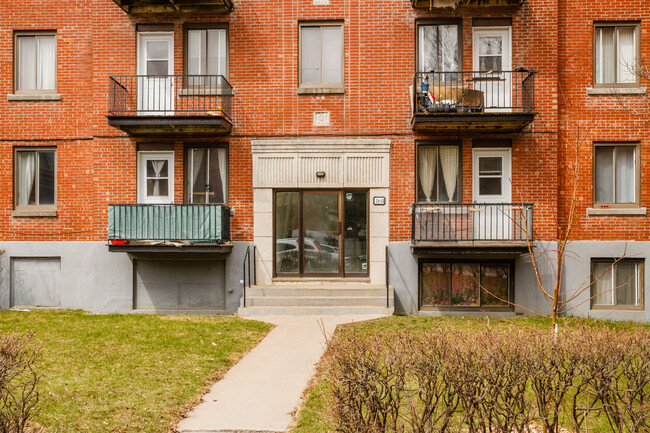 3841 Barclay Av in Montréal, QC - Building Photo - Building Photo