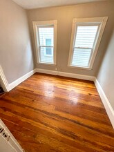 7 Greenmount St, Unit 2 in Boston, MA - Foto de edificio - Building Photo