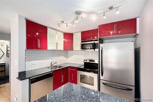 1032 N Clarkson St in Denver, CO - Building Photo