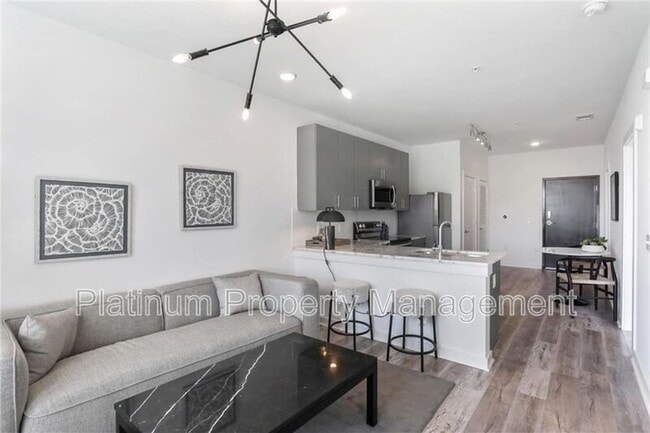 525 Parkway Dr NE in Atlanta, GA - Building Photo - Building Photo
