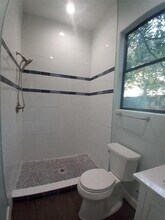 7828 Pardee St in Houston, TX - Foto de edificio - Building Photo