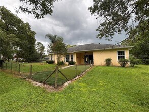 2130 Co Rd 243B in Wildwood, FL - Building Photo - Building Photo