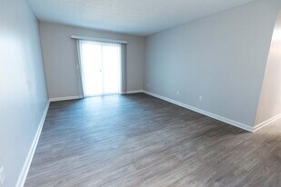 Southwood Park in Nashville, TN - Building Photo