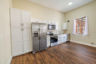 306 W Wisconsin Ave in DeLand, FL - Building Photo - Building Photo