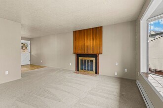 201 SE 176th Pl in Portland, OR - Building Photo - Building Photo