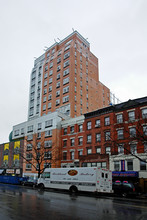Graceline Court in New York, NY - Foto de edificio - Building Photo