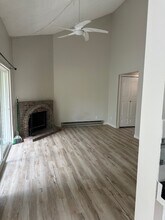 14324 126th Ave NE, Unit C301 in Kirkland, WA - Building Photo - Building Photo