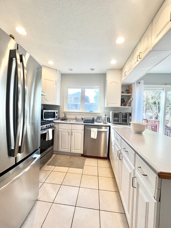 148 Thorndike St in Brookline, MA - Building Photo - Building Photo