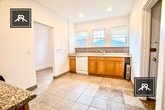 54 Kirkwood Rd, Unit 1 in Boston, MA - Foto de edificio - Building Photo