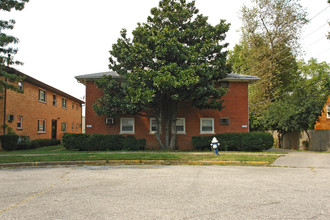 1337 Royalty Ct in Lexington, KY - Foto de edificio - Building Photo