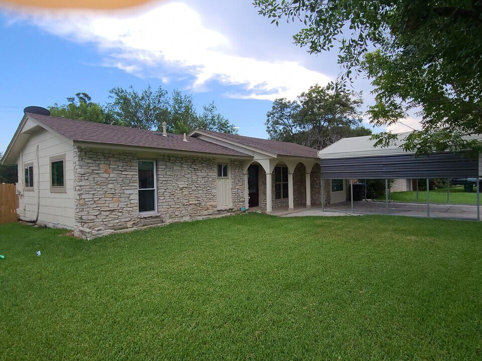 4406 Desert View Dr in San Antonio, TX - Building Photo