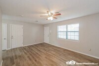 1410 Hawthorne Cir photo'