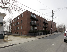 76 Harvard St in Chelsea, MA - Foto de edificio - Building Photo