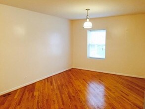 5054 W Altgeld St, Unit 2 in Chicago, IL - Building Photo - Building Photo