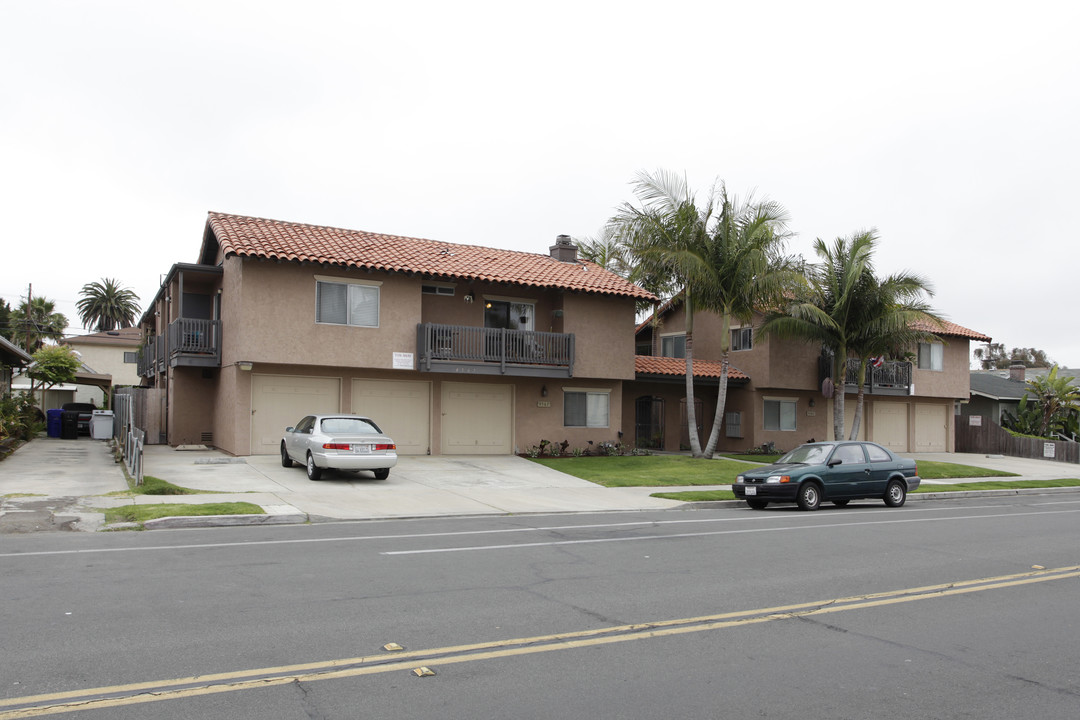 4565-4567 Cleveland Ave in San Diego, CA - Building Photo