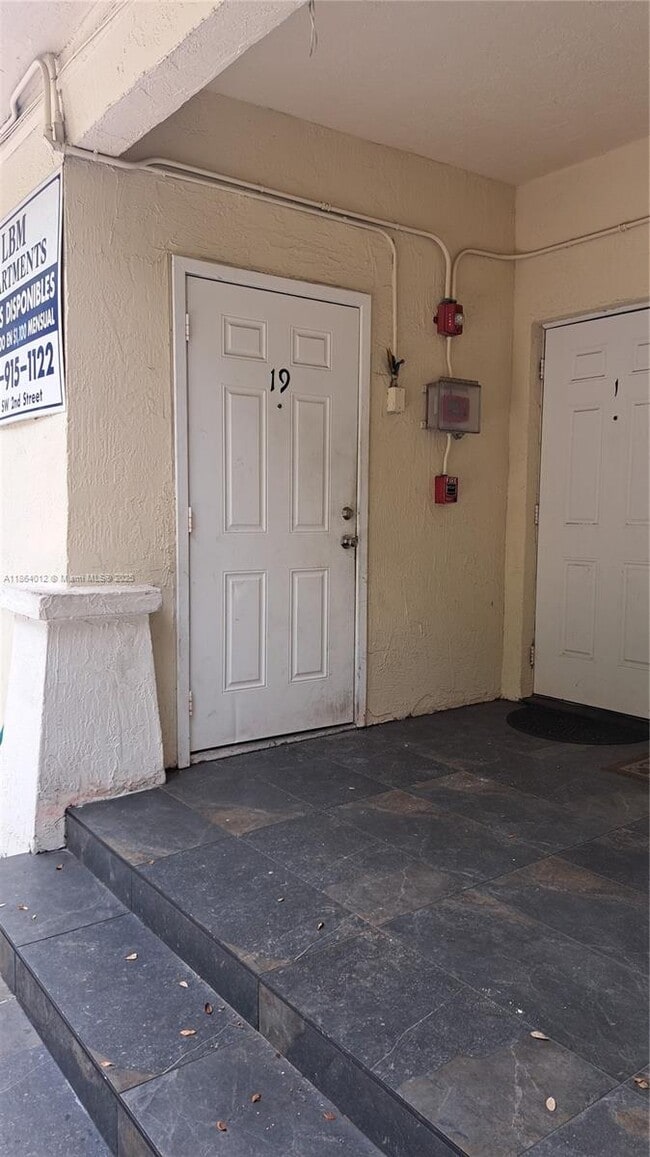 1362 SW 2nd St in Miami, FL - Building Photo - Building Photo