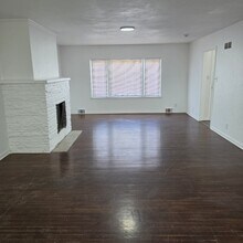 9615 Holmes Rd in Kansas City, MO - Building Photo - Building Photo