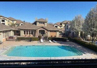 1360 Shady Ln in Turlock, CA - Building Photo - Building Photo