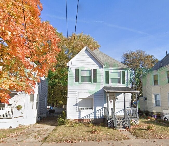 property at 831 W Russell St