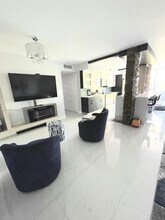 9410 W Flagler St in Miami, FL - Building Photo - Building Photo