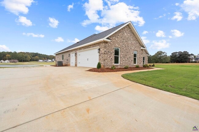 168 Camden Way in Hawkinsville, GA - Building Photo - Building Photo