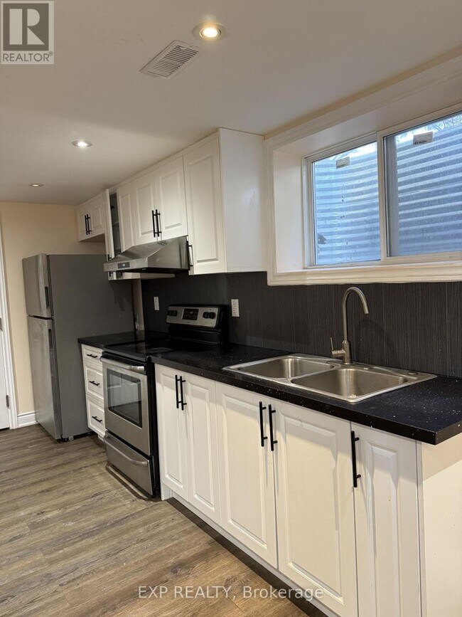 37 Jasper Crescent in Brampton, ON - Building Photo - Building Photo