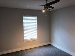 10684 Brothers Ln, Unit B in Flint, TX - Foto de edificio - Building Photo