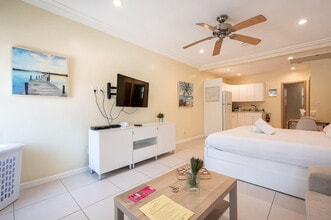 316 Oregon St in Hollywood, FL - Building Photo - Building Photo