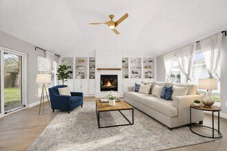 602 W Castle Harbour Dr in Friendswood, TX - Building Photo - Building Photo