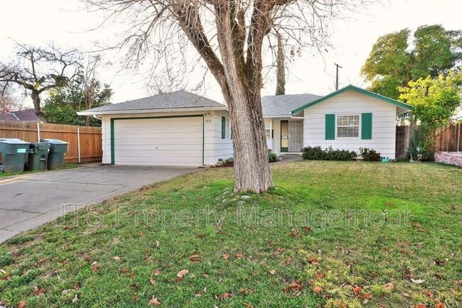 1817 Vesta Way in Sacramento, CA - Building Photo - Building Photo