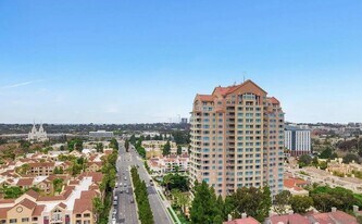 3890 Nobel Dr, Unit 503 in San Diego, CA - Building Photo