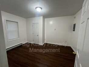 29 N Main St in Spring City, PA - Building Photo - Building Photo