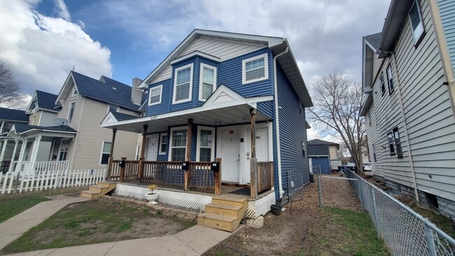 2227 5th Ave S, Unit 301 in Minneapolis, MN - Building Photo - Building Photo