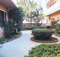 Spacious 1 & 2 Bedroom Apartments in Burbank, CA - Building Photo - Building Photo