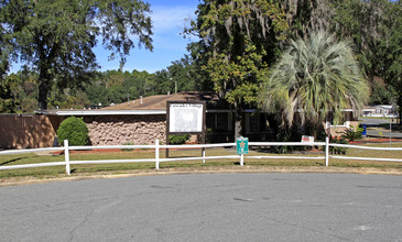 Cascade Village in Tallahassee, FL - Building Photo - Building Photo