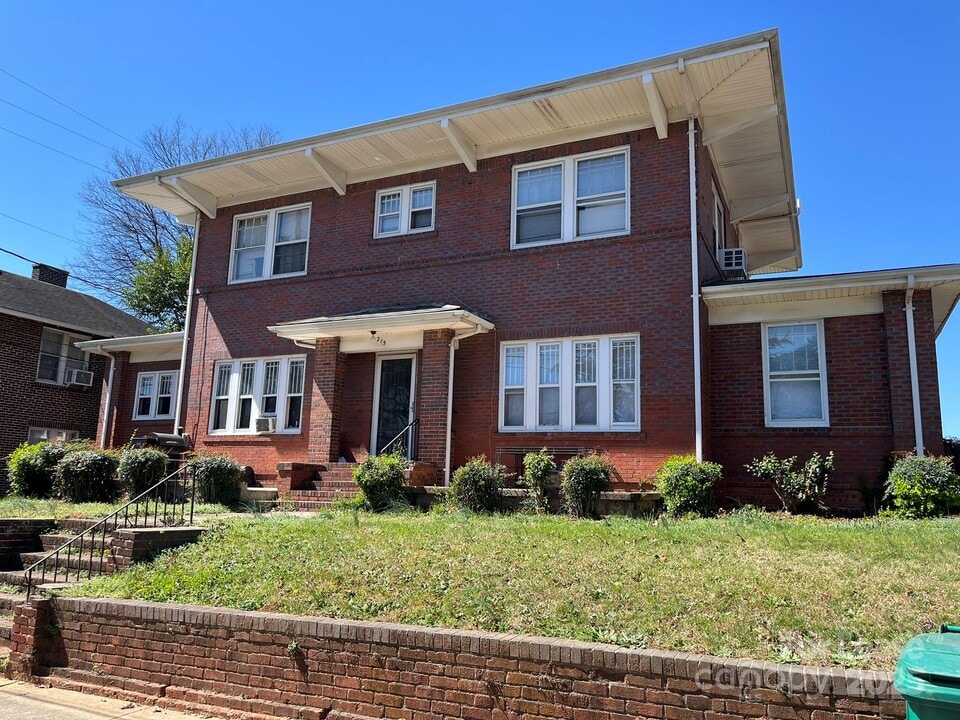 215 N 3rd St in Albemarle, NC - Building Photo