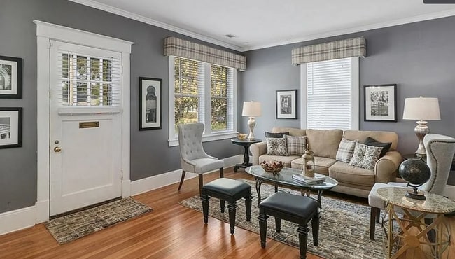 property at 1507 E 51st St