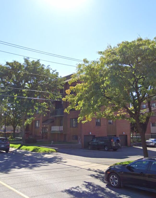 12450 Rita-Lévi-Montalcini Av in Montréal, QC - Building Photo - Building Photo