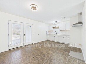 8506 E 111 St in Kansas City, MO - Foto de edificio - Building Photo