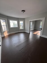 118 Riddle St, Unit #2 in Manchester, NH - Foto de edificio - Building Photo