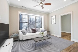 1946 W Nelson St, Unit 1946-2W in Chicago, IL - Building Photo - Building Photo