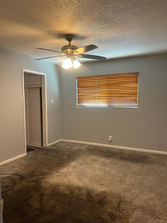 21002 Dalaman Ave in Lakewood, CA - Building Photo