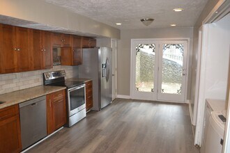 1218 Constitution Dr in Louisville, KY - Building Photo - Building Photo