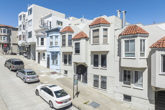 1042 Montgomery St in San Francisco, CA - Building Photo - Building Photo