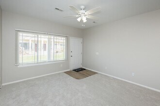 1108 NE 7th Ln in Ankeny, IA - Building Photo - Building Photo