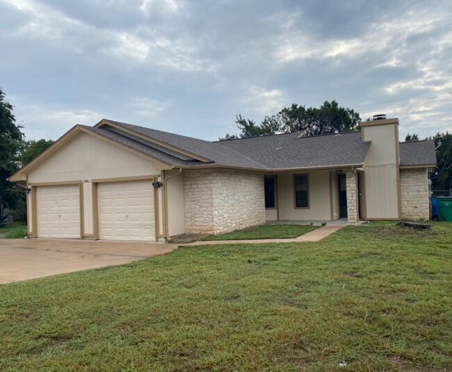 5509 Thunderbird St in Lago Vista, TX - Building Photo - Building Photo