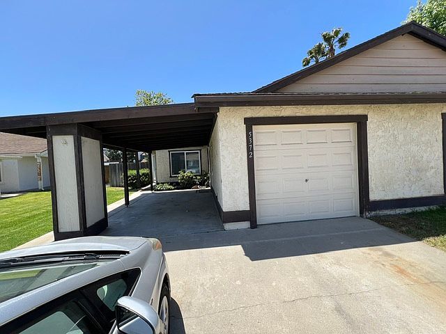 property at 5372 Hidalgo St