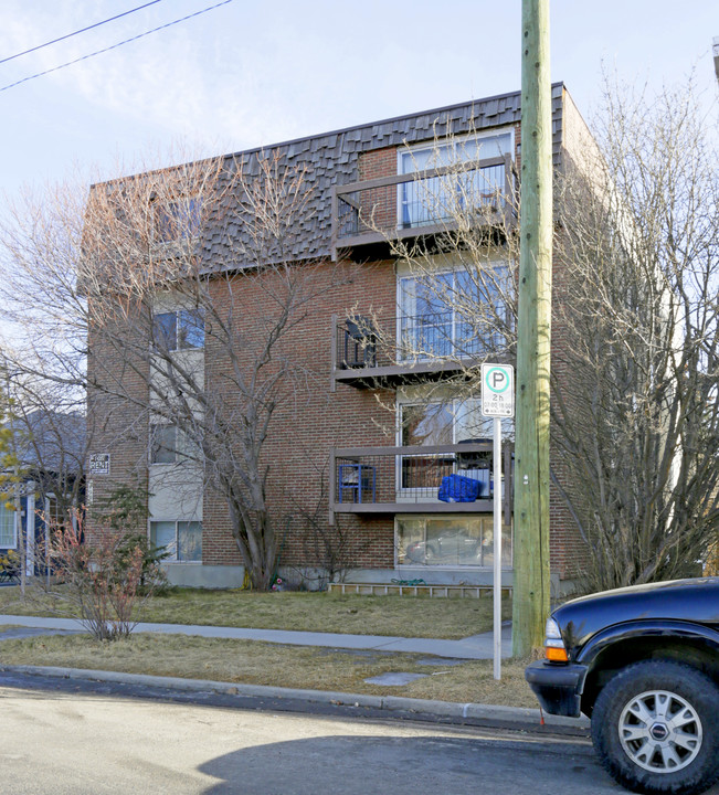 726 5a St NW in Calgary, AB - Building Photo